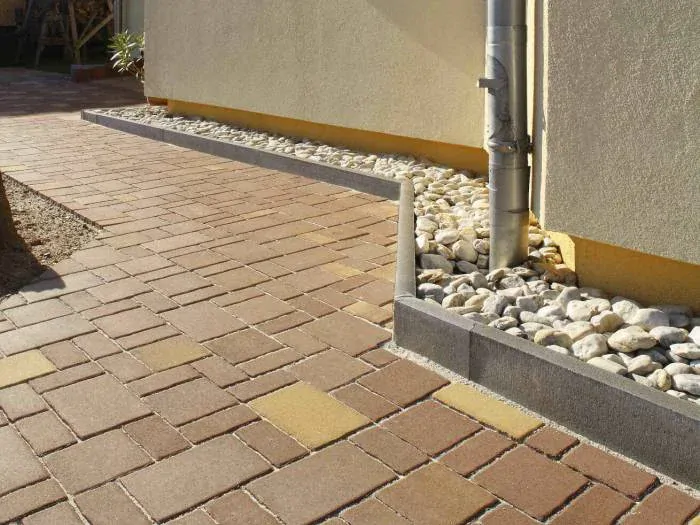 Zahradní obrubník 25 x 5 x 100 cm