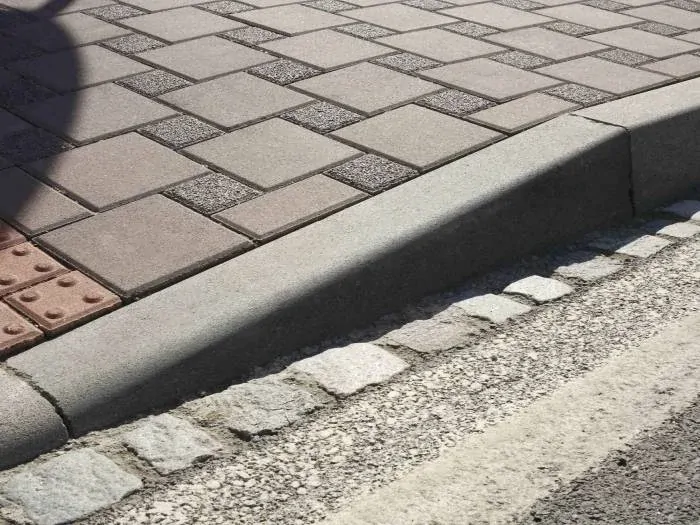 Silniční obrubník přechodový - pravý