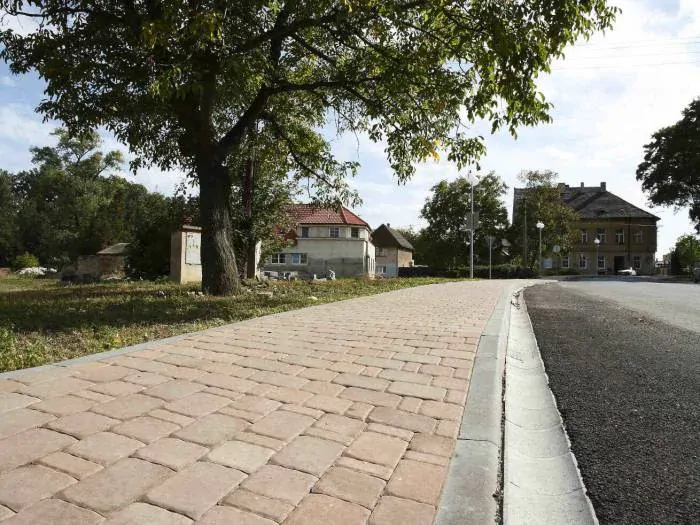 Silniční obrubník nájezdový