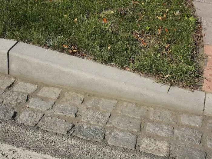 Silniční obrubník přechodový - levý