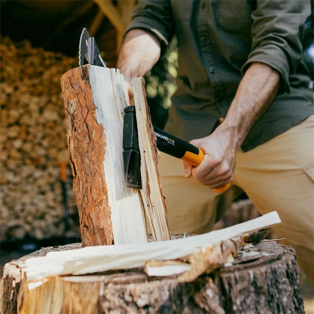 FISKARS universální sekera X14