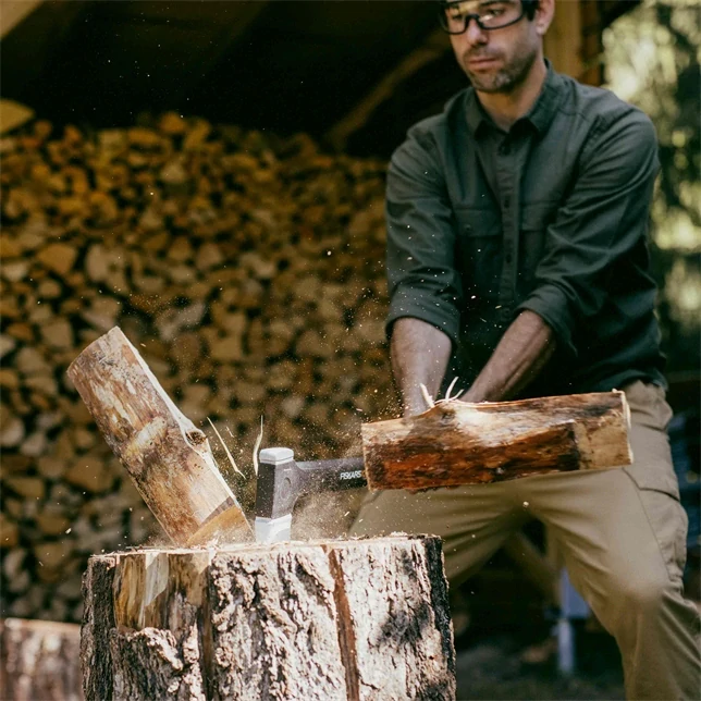 FISKARS štípací sekera X28