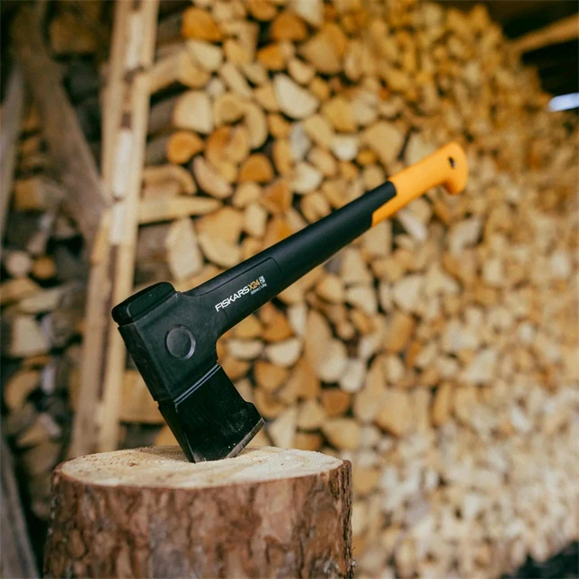 FISKARS univerzální sekera X24